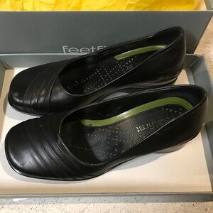 Feet First Theolinda Slip On Closed Toe Heeled Shoes Women’s Size 6 Black
